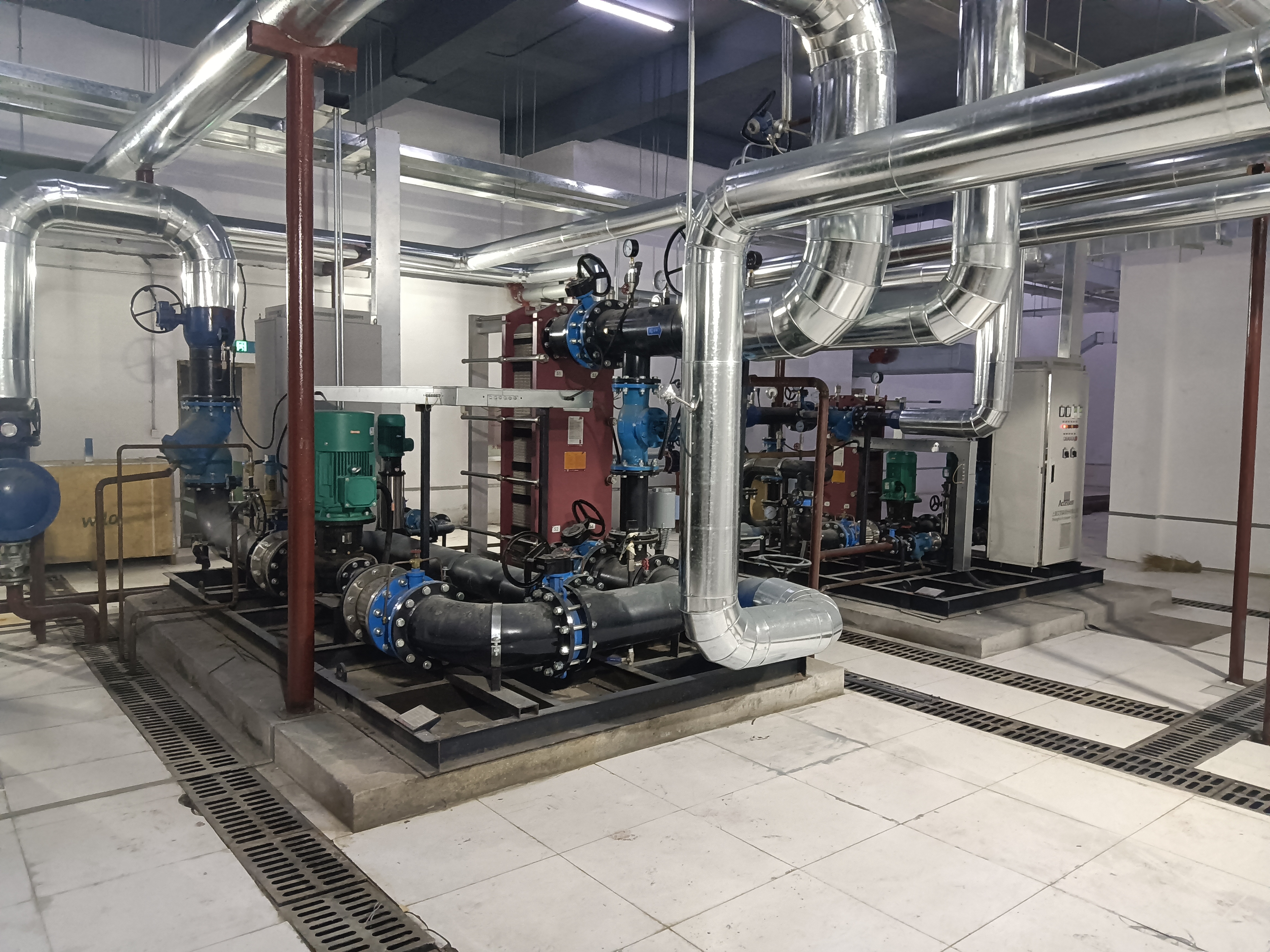 A . 內(nèi)蒙古呼和浩特金地名峰二期-2 A . 內(nèi)蒙古呼和浩特金地名峰二期-2